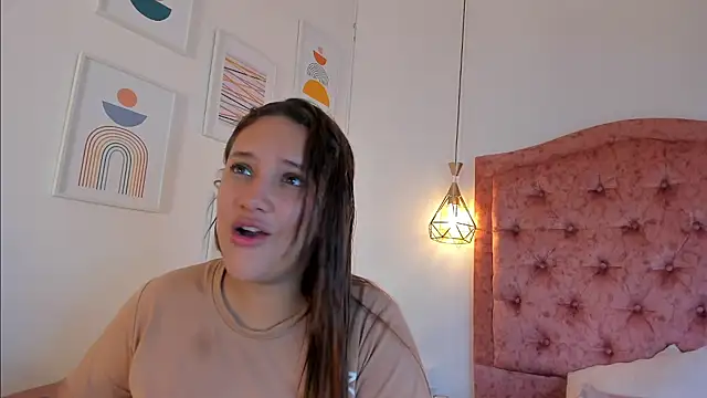 Snapshot of aprill21_ chatting on 12/07/24, 12:56 aprill21 online show from 12/07/24, 12:56