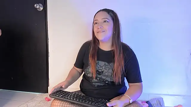 Snapshot of aprill21_ chatting on 02/04/25, 01:48 aprill21 online show from 02/04/25, 01:48