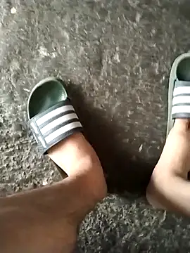 Snapshot of Gasparin32 chatting on 03/05/25, 06:23 Gasparin32 online show from 03/05/25, 06:23