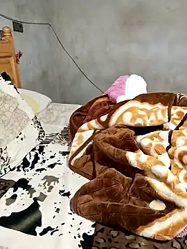 Snapshot of jijijoudia chatting on 01/18/25, 02:44 jijijoudia online show from 01/18/25, 02:44