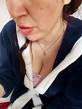 Snapshot of jijijoudia chatting on 01/20/25, 04:01 jijijoudia online show from 01/20/25, 04:01