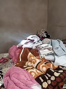 Snapshot of jijijoudia chatting on 01/23/25, 03:01 jijijoudia online show from 01/23/25, 03:01