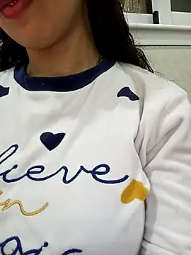 Snapshot of jijijoudia chatting on 03/15/25, 02:24 jijijoudia online show from 03/15/25, 02:24