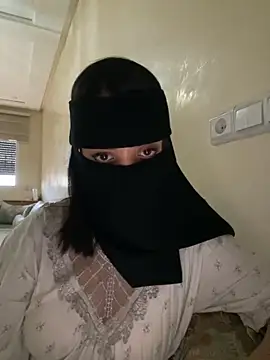 Snapshot of jijijoudia chatting on 09/20/25, 04:41 jijijoudia online show from 09/20/25, 04:41