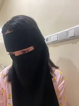 Snapshot of jijijoudia chatting on 10/17/25, 11:51 jijijoudia online show from 10/17/25, 11:51