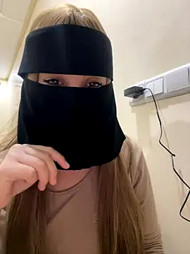 Snapshot of jijijoudia chatting on 11/11/25, 12:10 jijijoudia online show from 11/11/25, 12:10