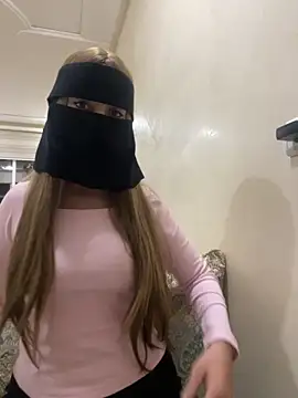 Snapshot of jijijoudia chatting on 11/12/25, 12:33 jijijoudia online show from 11/12/25, 12:33