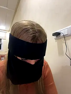 Snapshot of jijijoudia chatting on 11/15/25, 12:08 jijijoudia online show from 11/15/25, 12:08