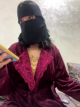 Snapshot of jijijoudia chatting on 11/17/25, 11:54 jijijoudia online show from 11/17/25, 11:54