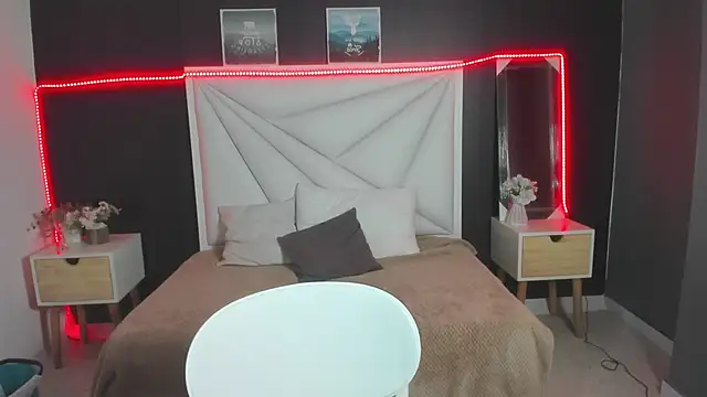 Lina Castle online show from 02/06/25, 01:16