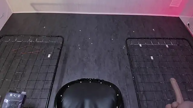 Carolina Arias online show from 11/25/25, 07:58