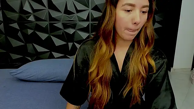 Snapshot of Sofiapeachh chatting on 03/20/25, 12:08 Sofiapeachh online show from 03/20/25, 12:08