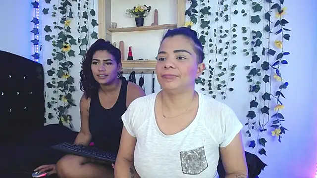 kaylie dakota online show from 10/18/25, 02:18