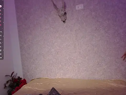 Snapshot of AliciaChelios chatting on 02/02/26, 07:23 AliciaChelios online show from 02/02/26, 07:23