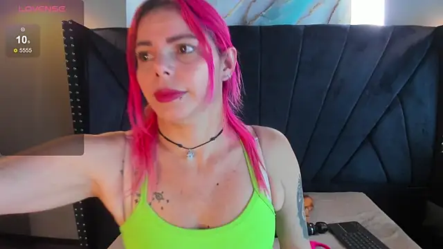 Snapshot of NIKI_SANTANA chatting on 10/02/25, 03:46 NIKI SANTANA online show from 10/02/25, 03:46