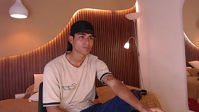 zander 2120 online show from 02/25/25, 08:19