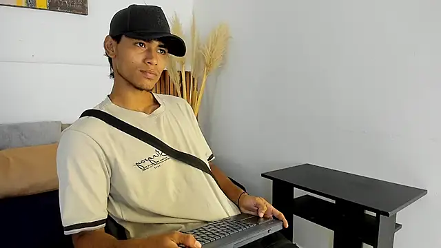 zander 2120 online show from 09/25/25, 01:15