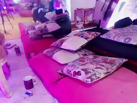 laye19 online show from 01/17/25, 02:39