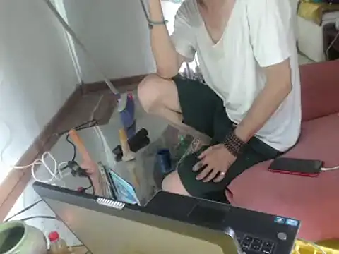 laye19 online show from 02/01/25, 06:51