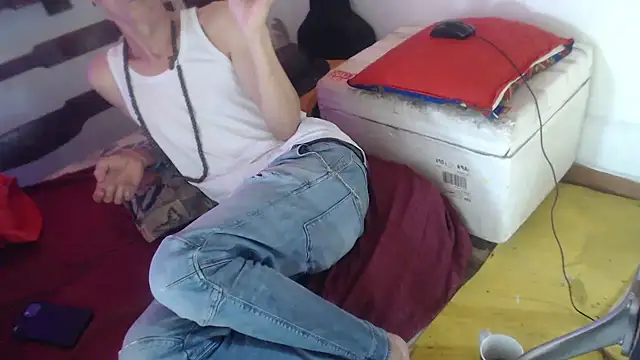 laye19 online show from 02/20/25, 02:46