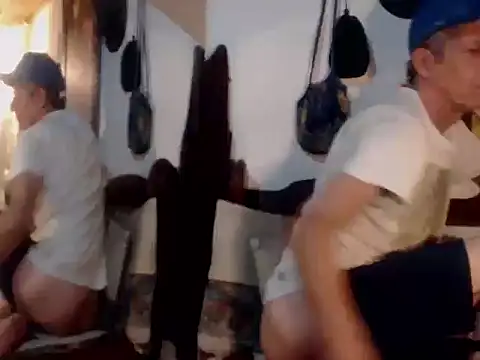 laye19 online show from 10/15/25, 02:44