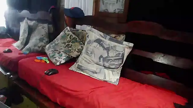 laye19 online show from 11/11/25, 09:04