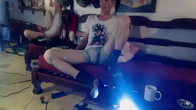 laye19 online show from 11/22/25, 02:43