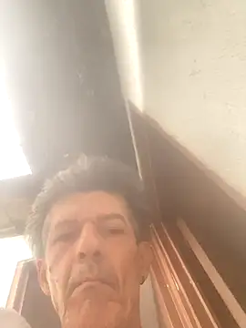 laye19 online show from 12/04/25, 09:45