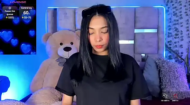 KarolRojas  online show from 02/10/25, 03:35