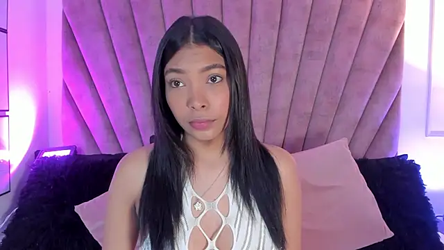 KarolRojas  online show from 10/21/25, 03:29