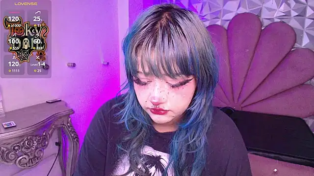 toky doll online show from 11/03/25, 09:05