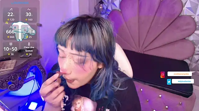 toky doll online show from 11/25/25, 05:24