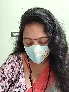 neelu-hoty online show from 10/25/25, 08:00