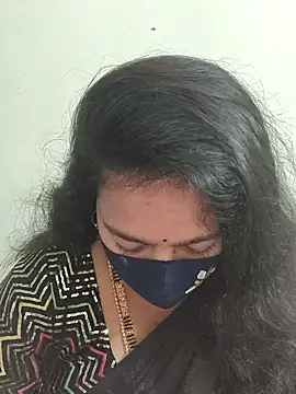 neelu-hoty online show from 12/05/25, 02:25