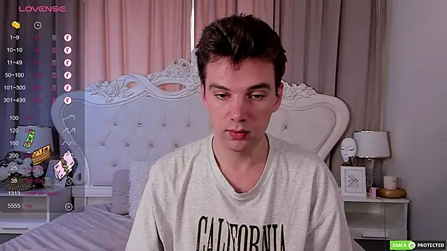 ArthurWhitee online show from 09/24/25, 08:28