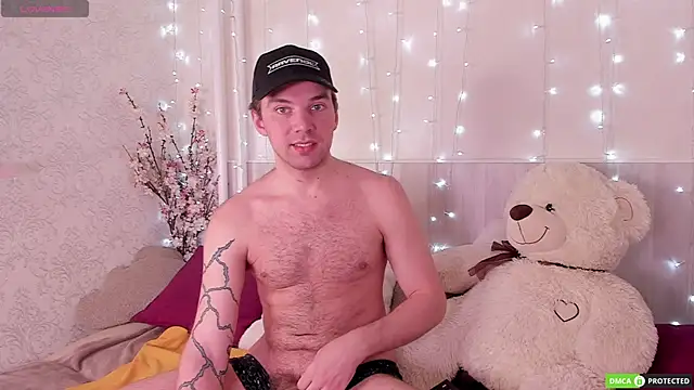 ArthurWhitee online show from 11/04/25, 08:46