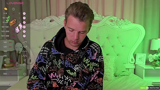 ArthurWhitee online show from 11/28/25, 08:28