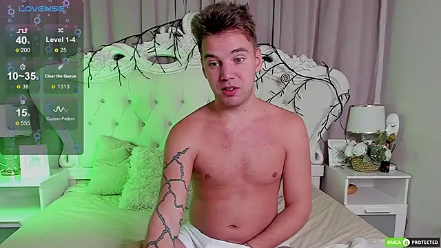 ArthurWhitee online show from 01/14/26, 03:12