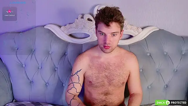 ArthurWhitee online show from 04/19/26, 08:24