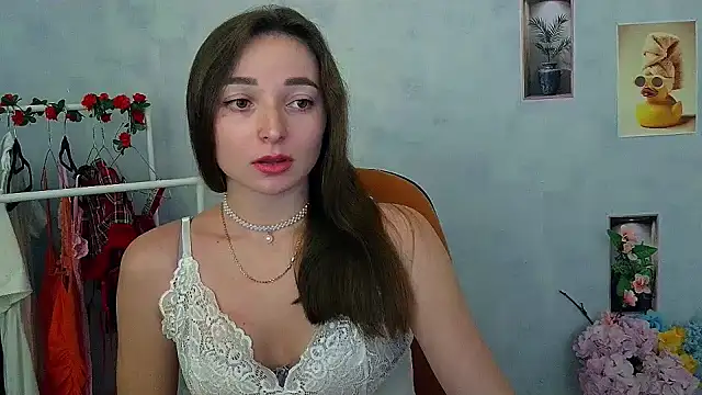  Barbie Kiss  online show from 12/13/25, 10:26