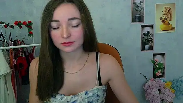  Barbie Kiss  online show from 12/16/25, 02:44