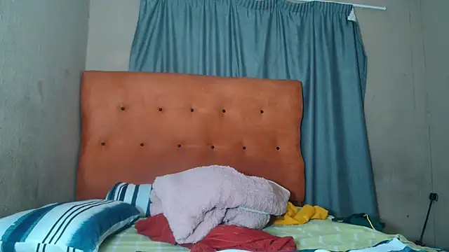 tinagiant online show from 04/23/26, 03:14