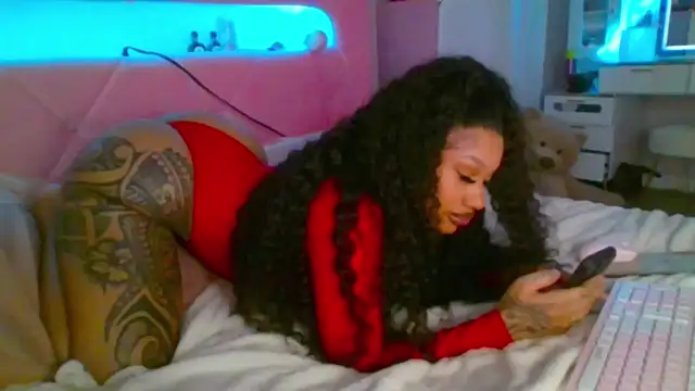 Snapshot of XenaIsland chatting on 04/04/26, 03:38 XenaIsland online show from 04/04/26, 03:38