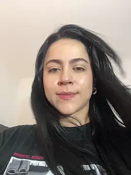 Snapshot of CoralineKam1 chatting on 03/02/25, 02:43 CoralineKam1 online show from 03/02/25, 02:43