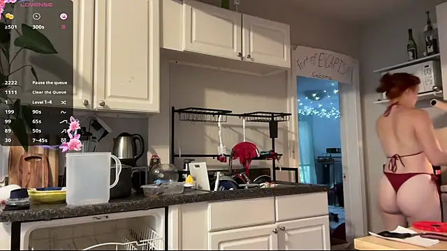 Aria Fields online show from 09/30/25, 03:39