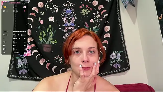 Snapshot of Aria_Fields chatting on 12/18/25, 03:29 Aria Fields online show from 12/18/25, 03:29