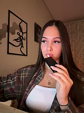 Snapshot of EricaWalls chatting on 12/05/24, 05:17 EricaWalls online show from 12/05/24, 05:17