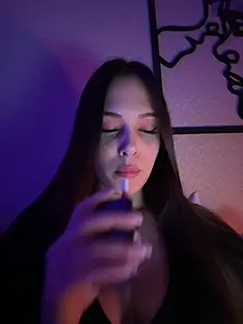 Snapshot of EricaWalls chatting on 12/11/24, 09:01 EricaWalls online show from 12/11/24, 09:01