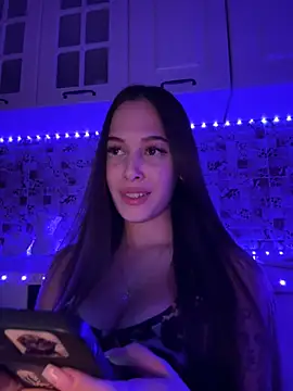 Snapshot of EricaWalls chatting on 12/19/24, 09:17 EricaWalls online show from 12/19/24, 09:17