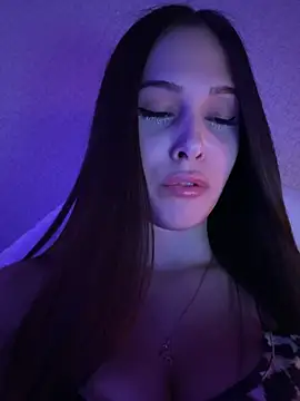 Snapshot of EricaWalls chatting on 12/20/24, 09:06 EricaWalls online show from 12/20/24, 09:06